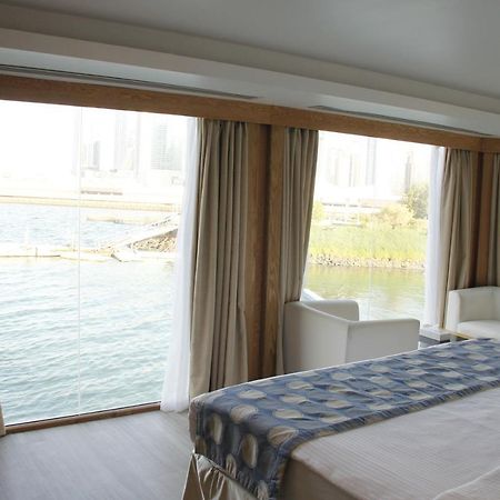 C Hotel Manama Eksteriør billede